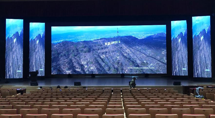 岳阳理工学堂一主四副 P2.5 LED 多屏显示节造系统项目