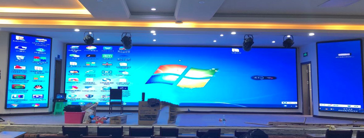 沉庆某服装厂会议室 P4 主副屏联动 LED 显示屏节造系统项目