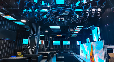 四川岳池酒吧多屏联动 LED 显示系统项目