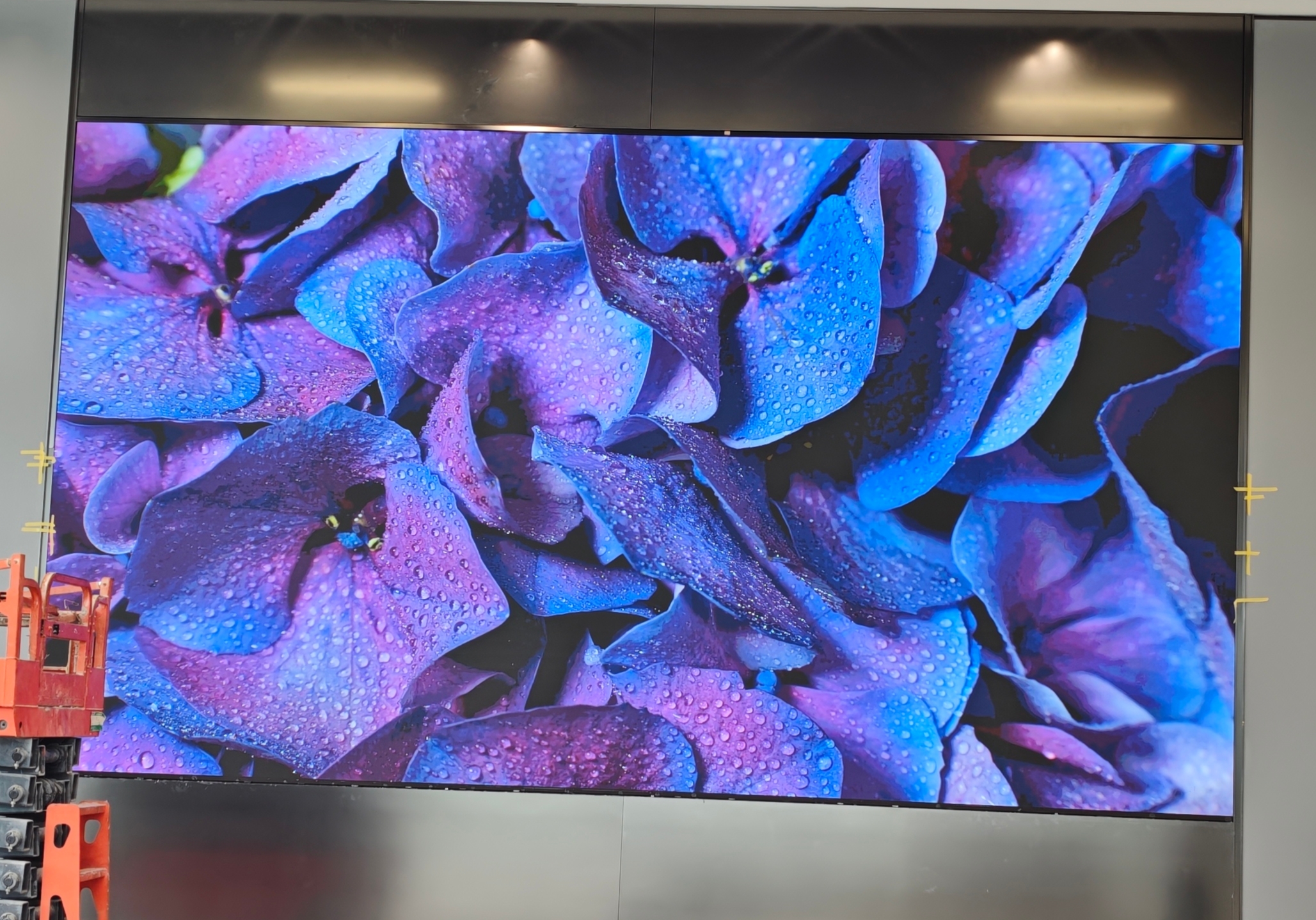 信阳某公司一楼LED大屏