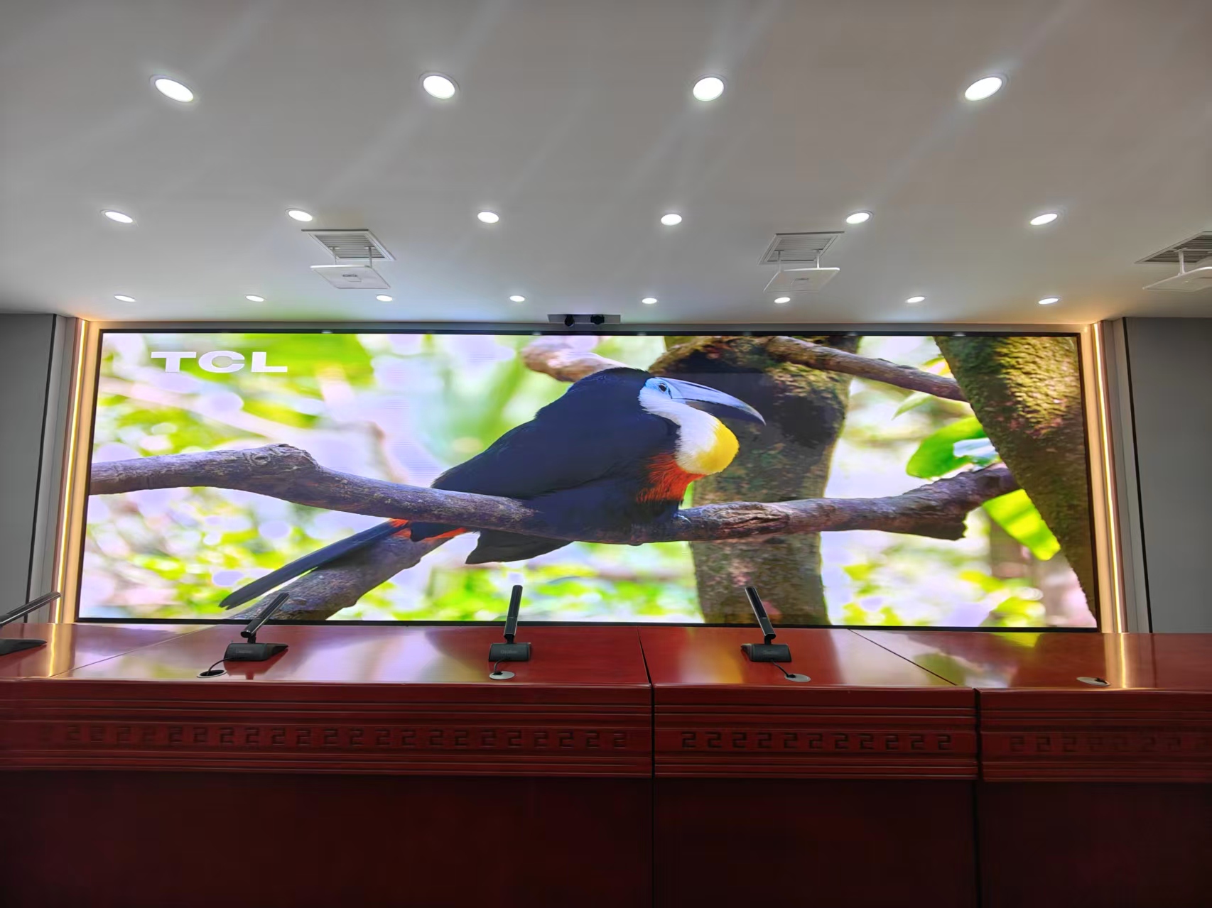 怀化电厂会议室 P1.25 超高清 LED 显示屏节造系统项目