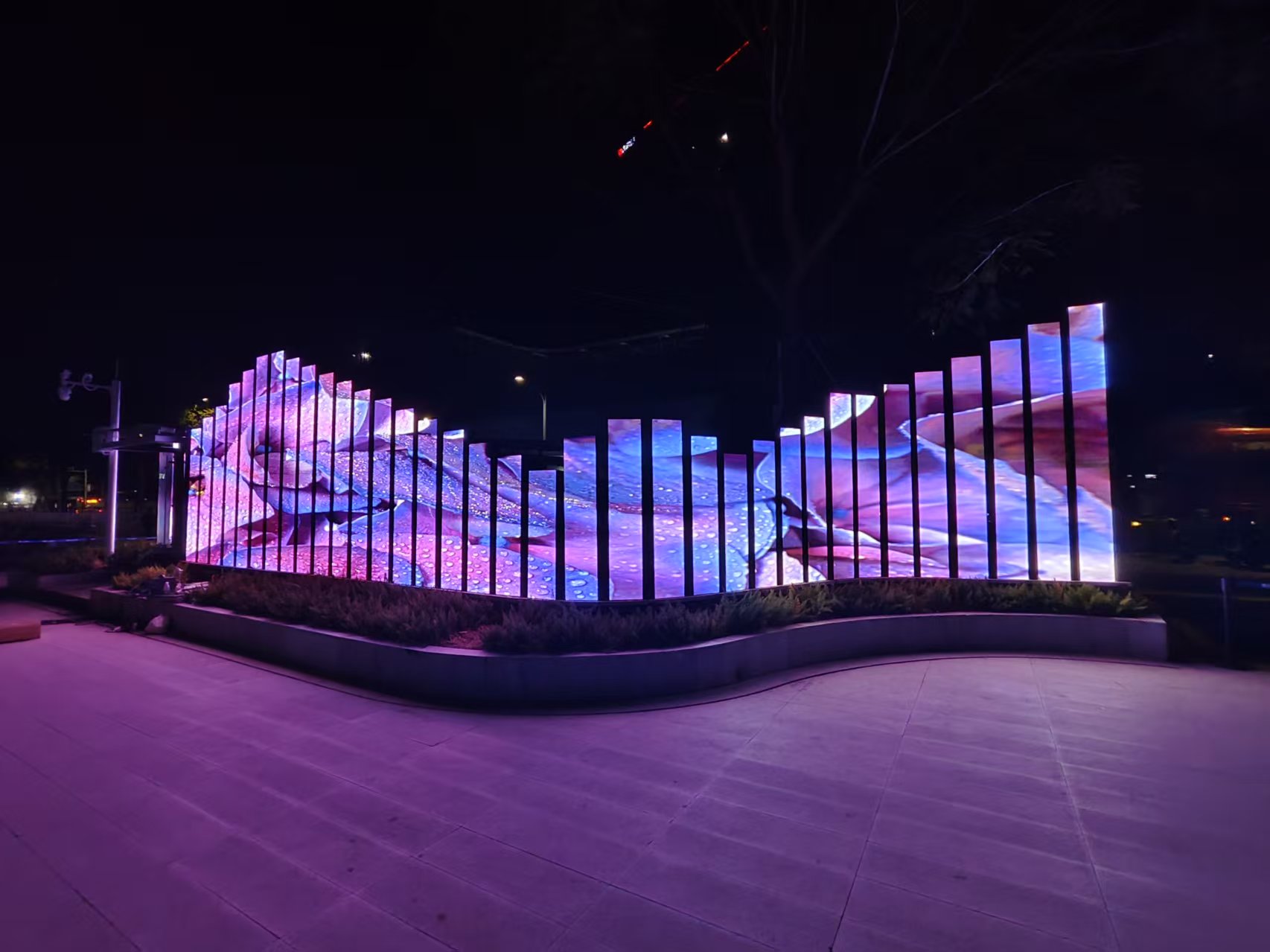 丽江南山智园户表创意异形拼接 LED 大屏显示项目