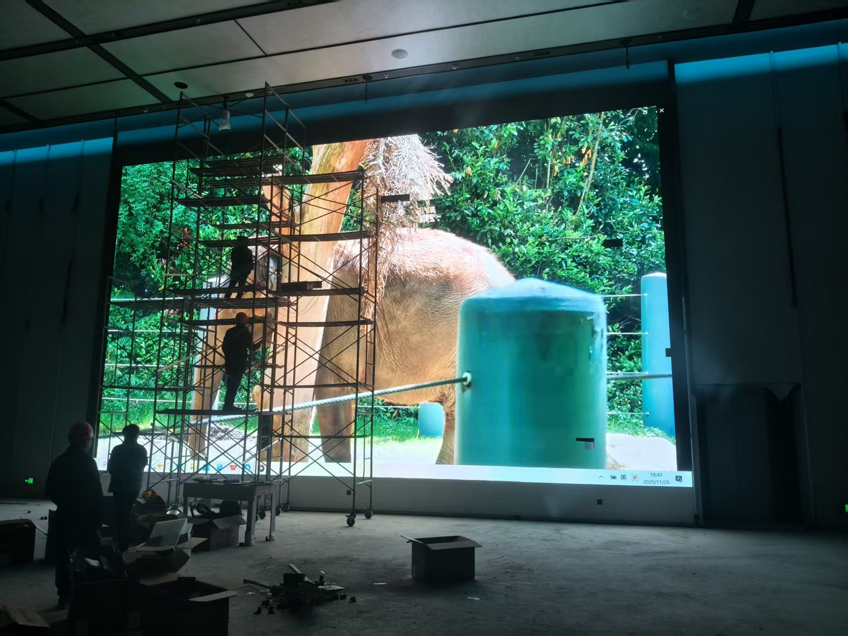 自贡希尔顿酒店宴会厅高清 LED 大屏显示系统项目