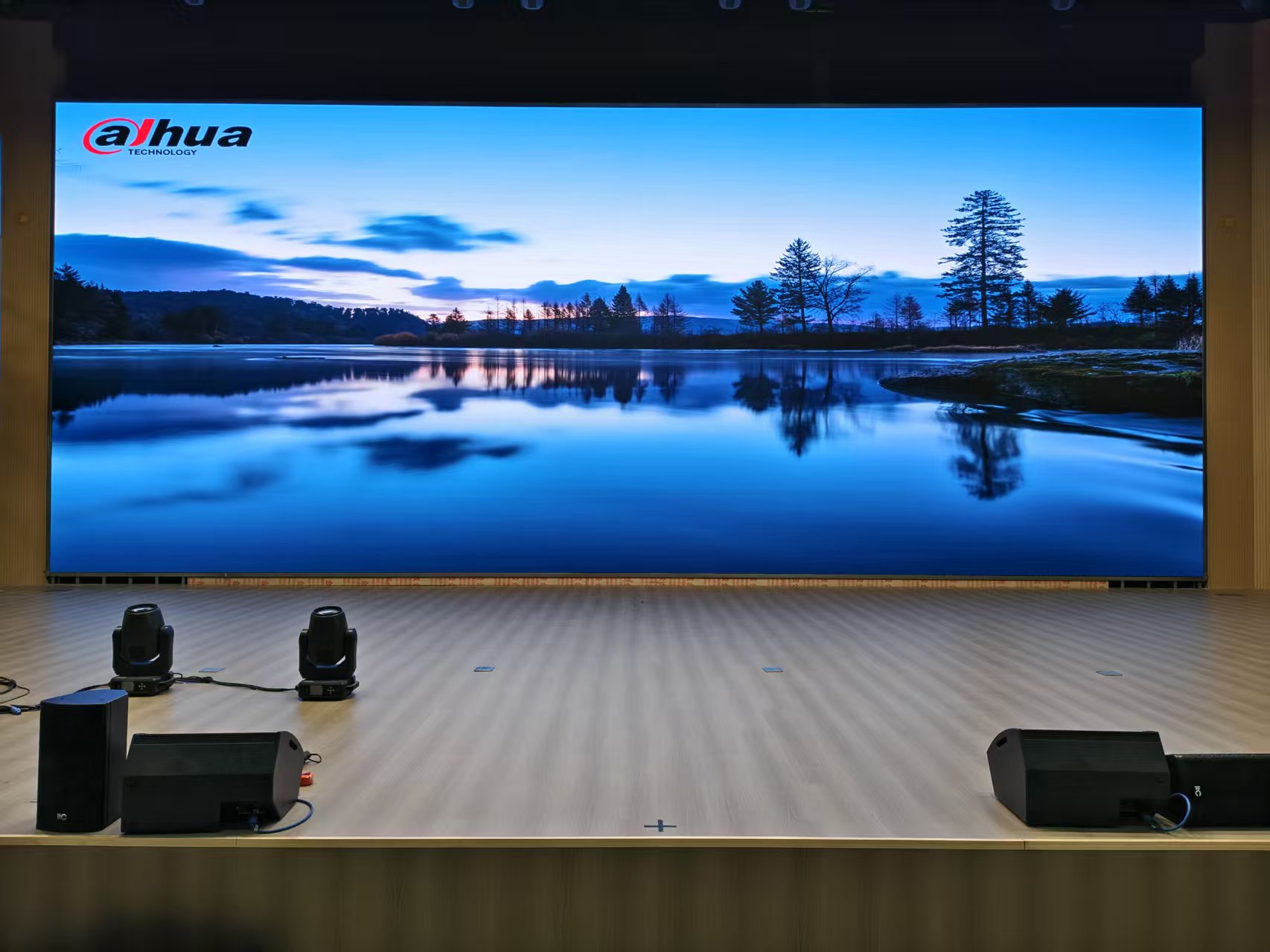 绵阳树仁中学高清校园 LED 显示系统项目