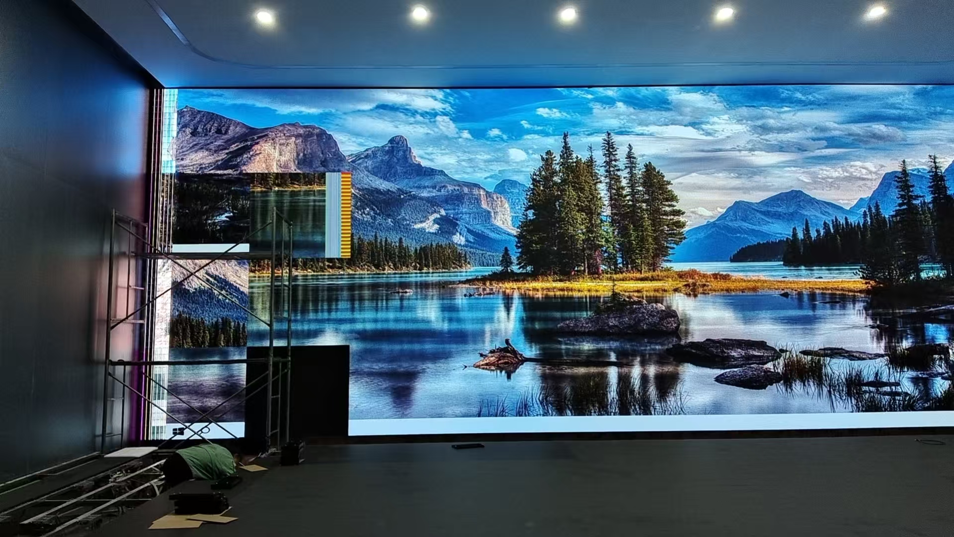 瑞昌核利用产业孵化地墙地一体 LED 显示项目