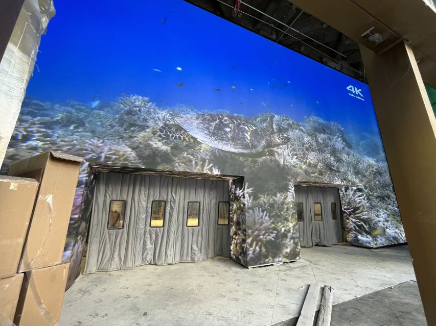 天津劝业场室内多画面 LED 显示系统项目