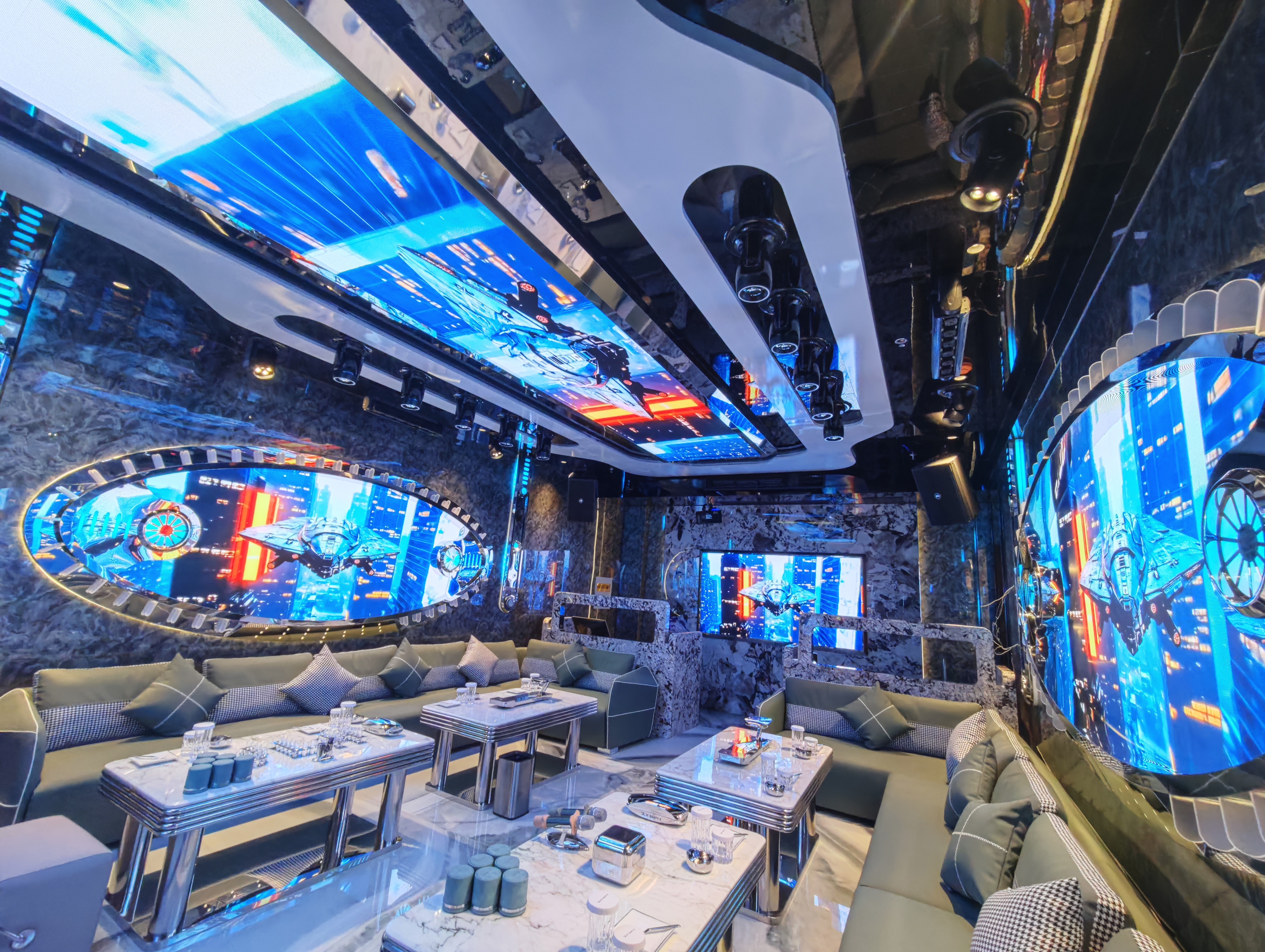 常德新概想 PARTY-K 多屏 LED 显示屏节造系统项目